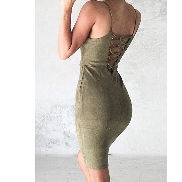 ✨Restock✨Spaghetti Strap Bodycon Midi Dress - Picture 2 of 8